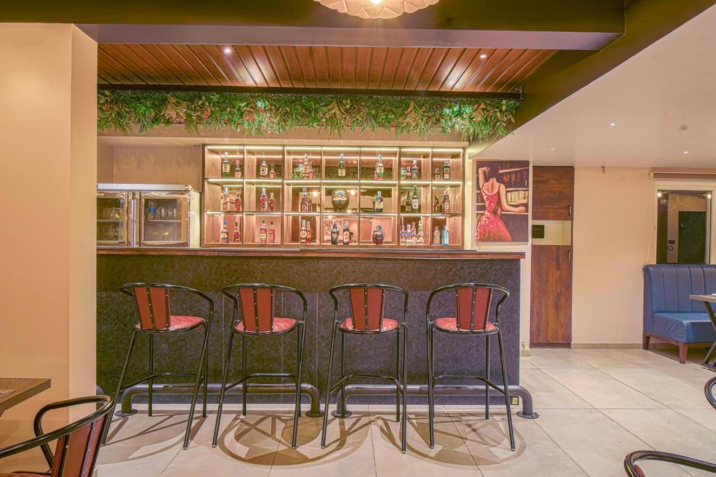 Hotel Vrindavan Deluxe Kolhapur Εξωτερικό φωτογραφία
