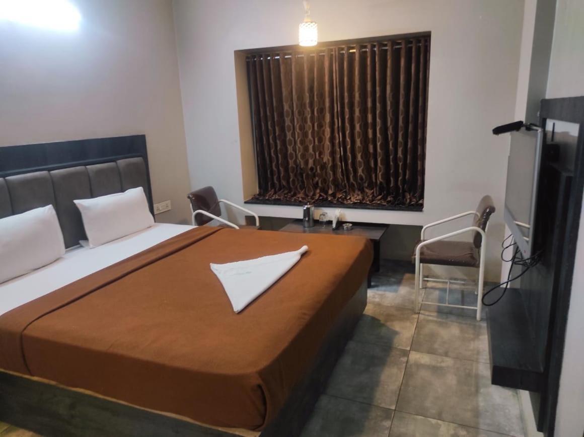 Hotel Vrindavan Deluxe Kolhapur Εξωτερικό φωτογραφία