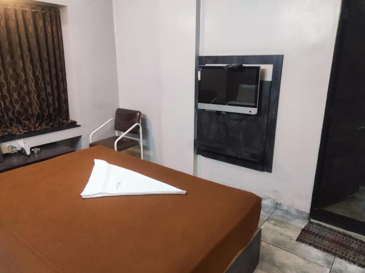 Hotel Vrindavan Deluxe Kolhapur Εξωτερικό φωτογραφία