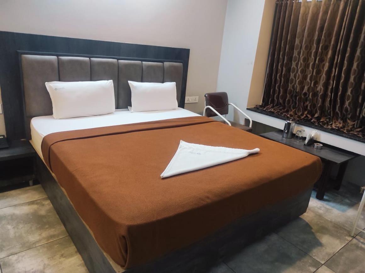Hotel Vrindavan Deluxe Kolhapur Εξωτερικό φωτογραφία