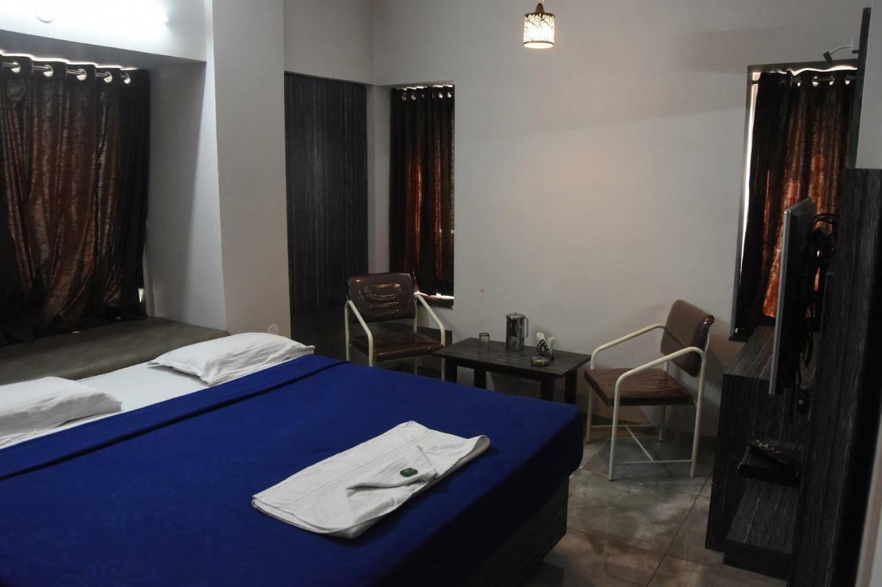 Hotel Vrindavan Deluxe Kolhapur Εξωτερικό φωτογραφία