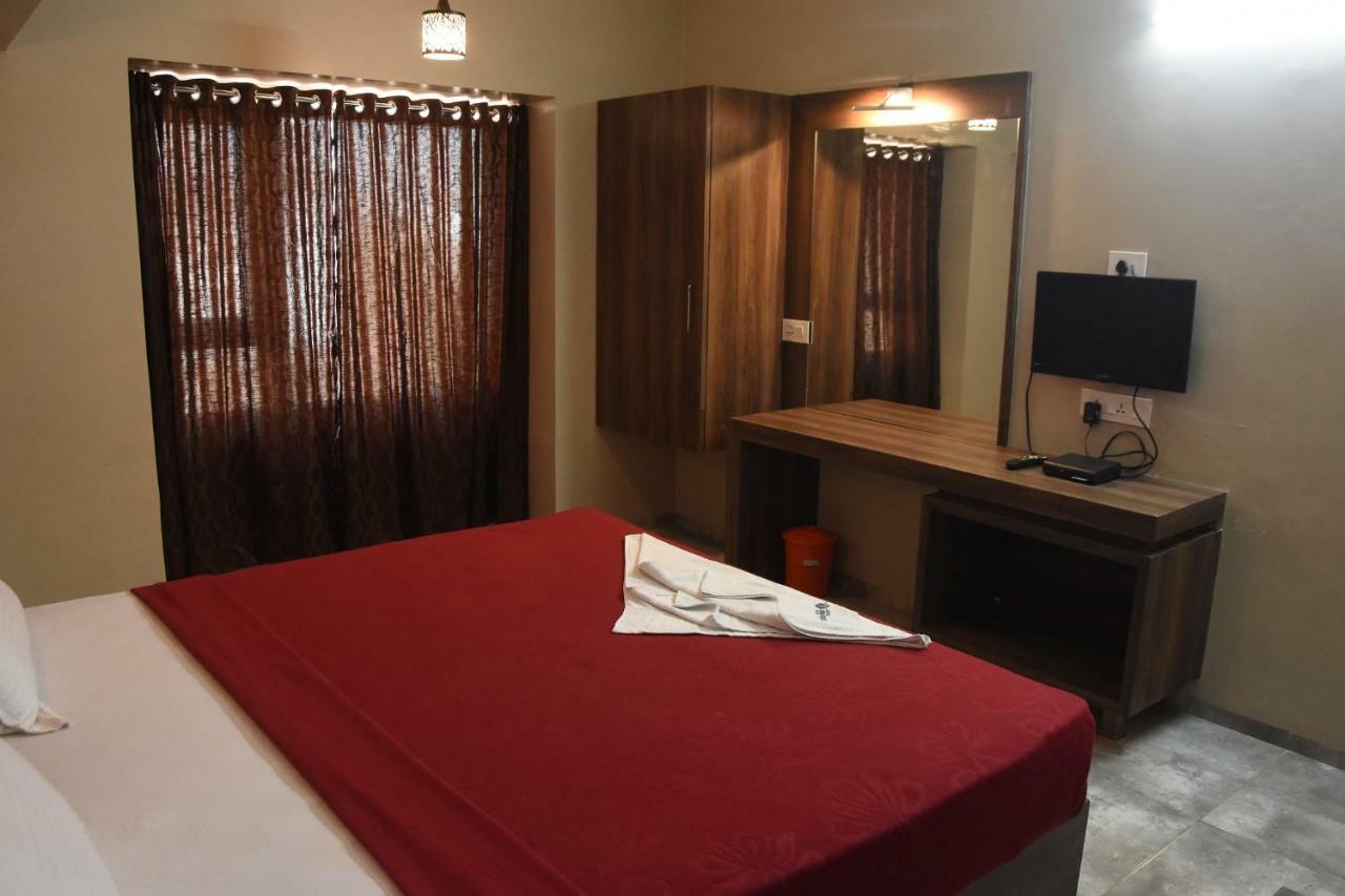 Hotel Vrindavan Deluxe Kolhapur Εξωτερικό φωτογραφία